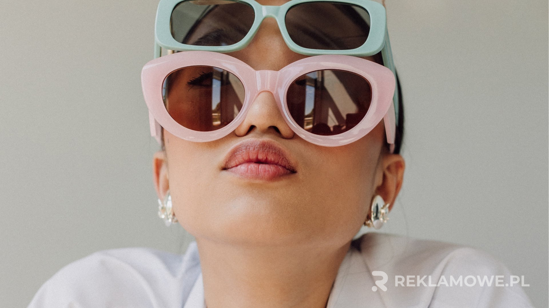 Innowacyjne okulary reklamowe w kampanii marketingowej