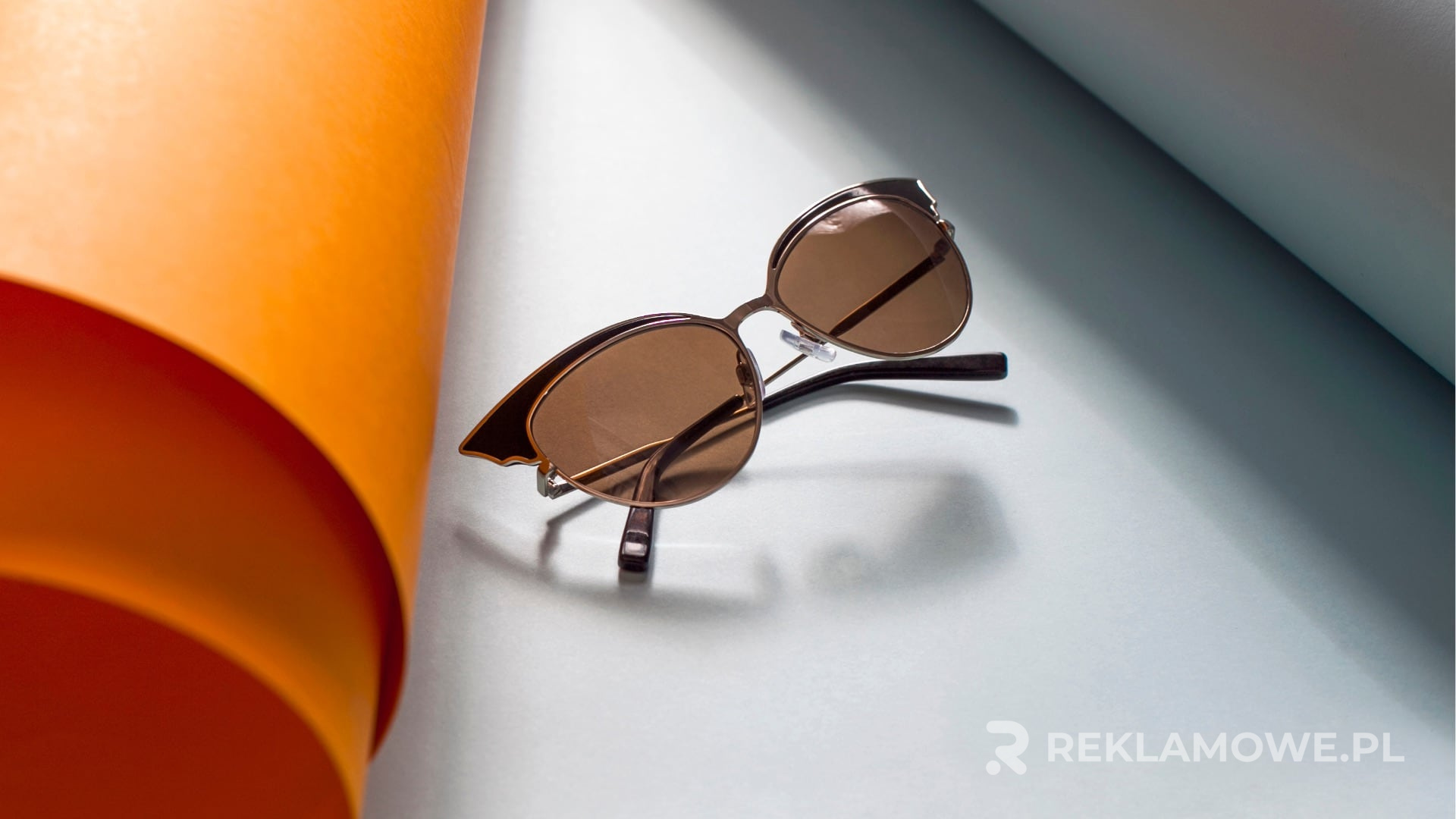Okulary reklamowe dopasowane kolorem i stylem do identyfikacji marki