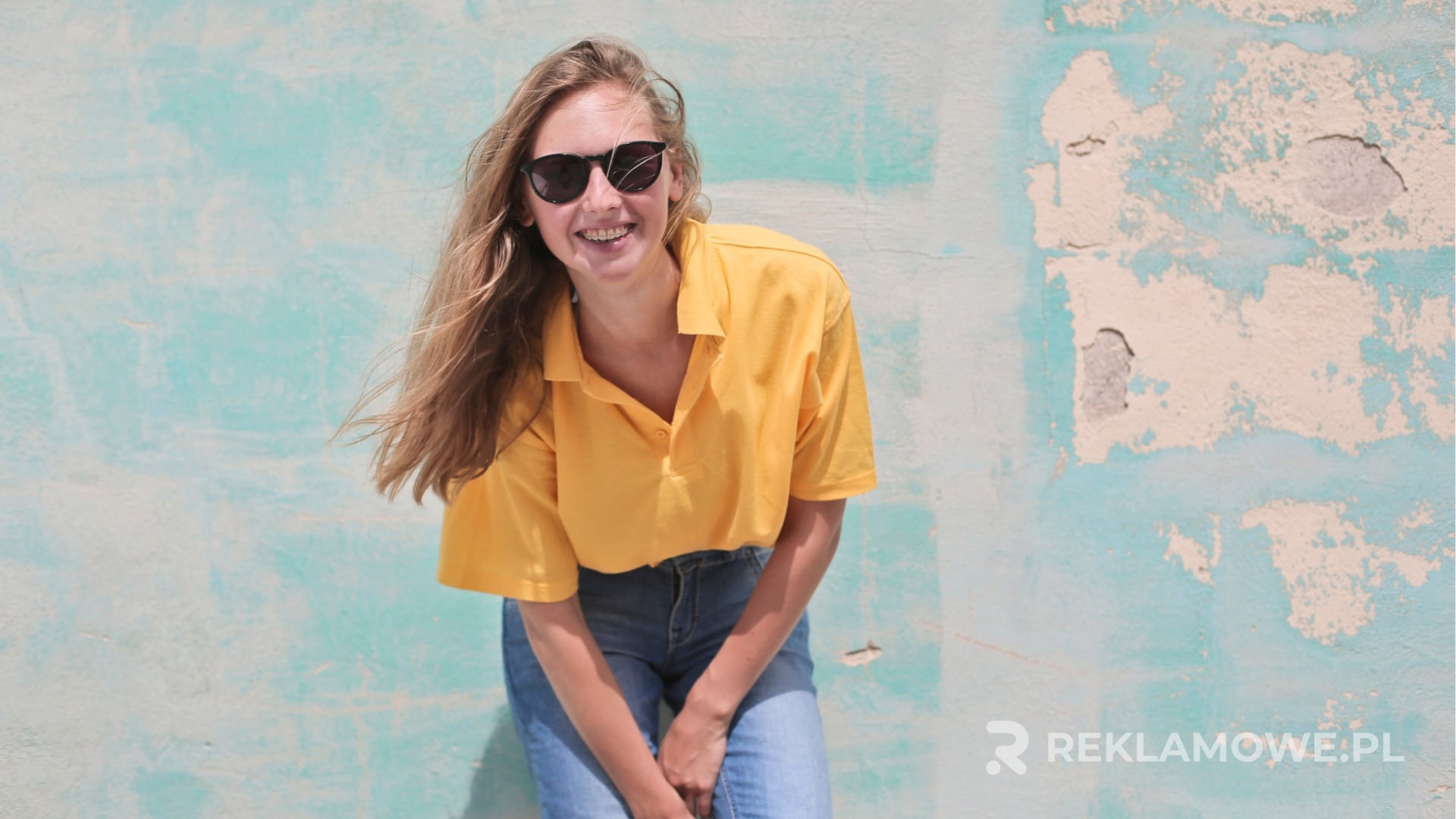 Zalety używania okularów reklamowych na eventach firmowych Okulary reklamowe jako gadżet na event firmowy