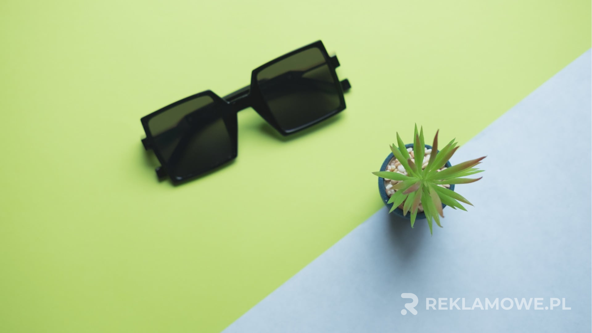 Modne okulary reklamowe w 2025 roku